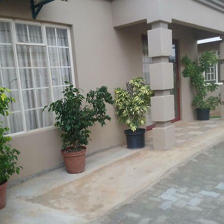 The Star B&B Jwaneng Luaran gambar